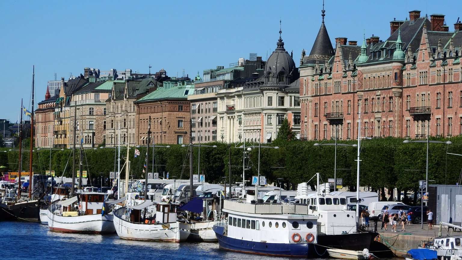 Nordic Capitals & Fabulous Fjords